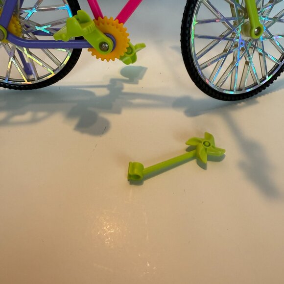 Vintage 1990s Barbie Pink Toy Bicycle with Tassles, fan & Water bottle - Picture 3 of 4